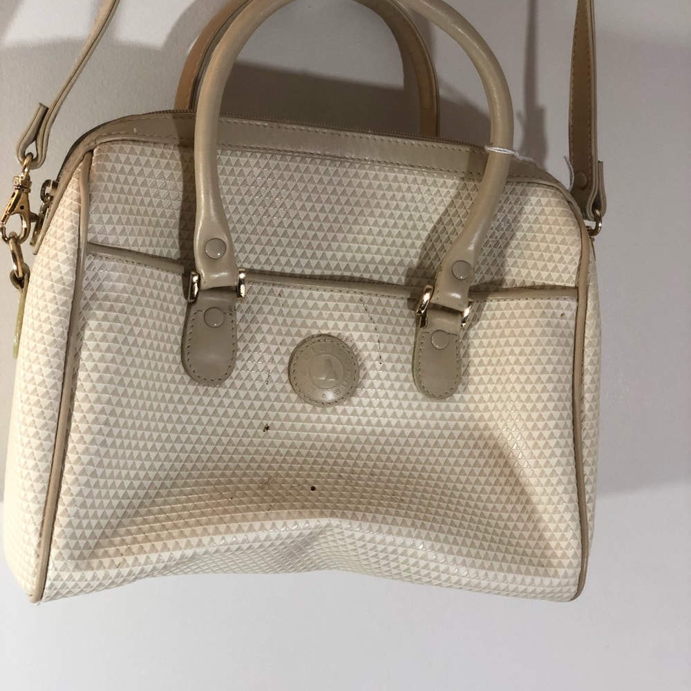 A Used white Liz Claiborne purse